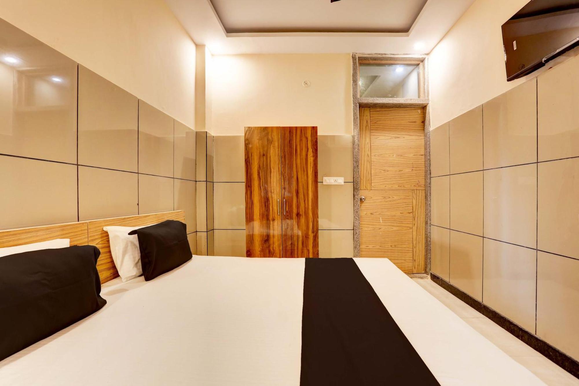 Hotel O 7 ラクナウ エクステリア 写真