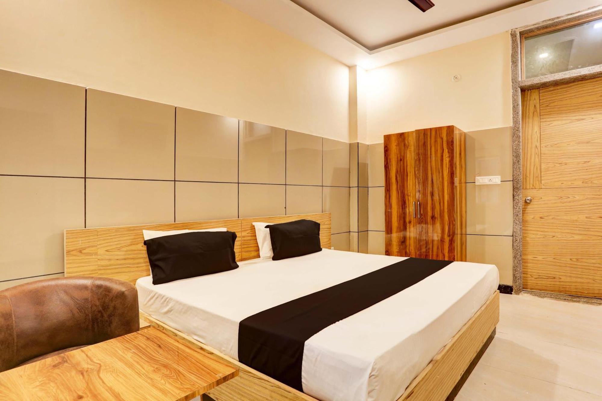 Hotel O 7 ラクナウ エクステリア 写真
